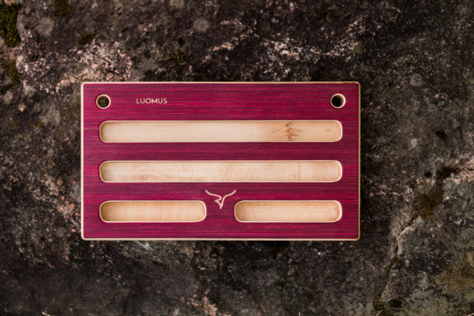 LuomusWoodworks-Hangboard pakkaus-20180826-LuomusWoodworks-HangboardOnTheRocks-20180826-IMG_3834