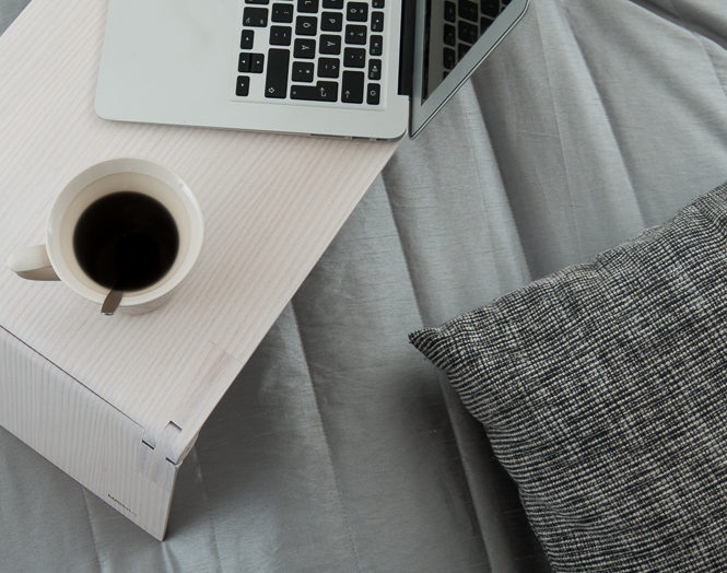 Inspiroidu-Otsikko-Siro-laptopstand-1